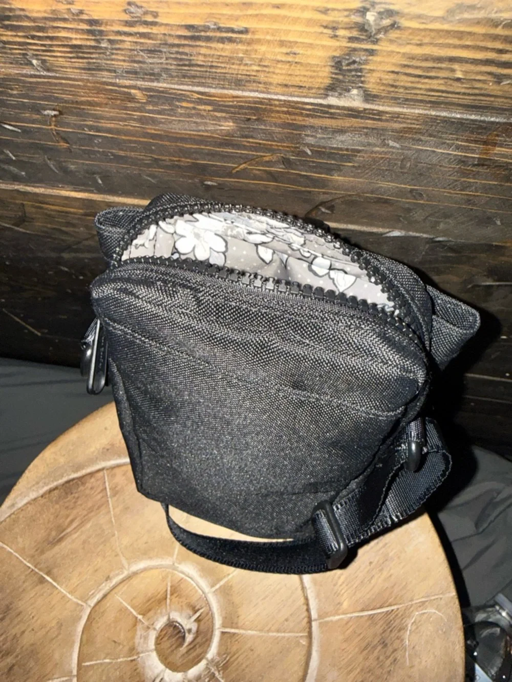Vera Bradley Black Crossbody Bottle Carrier - Picture 4 of 5